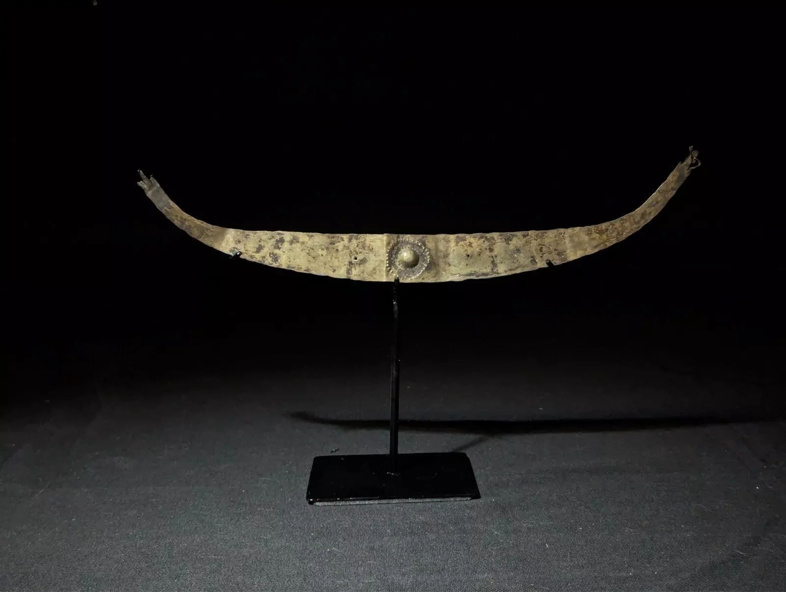 19世紀 東ティモール 祭祀石彫頭像｜古道具 Shop Antique Native Timor Tribal Accessories Online — Magellan Art